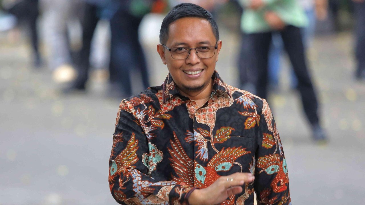 Hasan Nasbi. Ia adalah seorang konsultan politik Indonesia yang sejak 19 Agustus 2024 menjabat sebagai Kepala Kantor Komunikasi Kepresidenan. Hasan Nasbi merupakan salah satu Juru Bicara Tim Kampanye Nasional Prabowo Subianto–Gibran Rakabuming Raka untuk pemilihan umum Presiden Indonesia 2024. (Liputan6.com/Angga Yuniar)