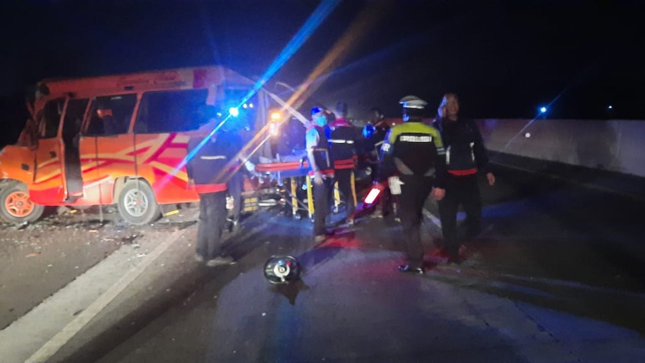 kecelakaan di tol pasuruan