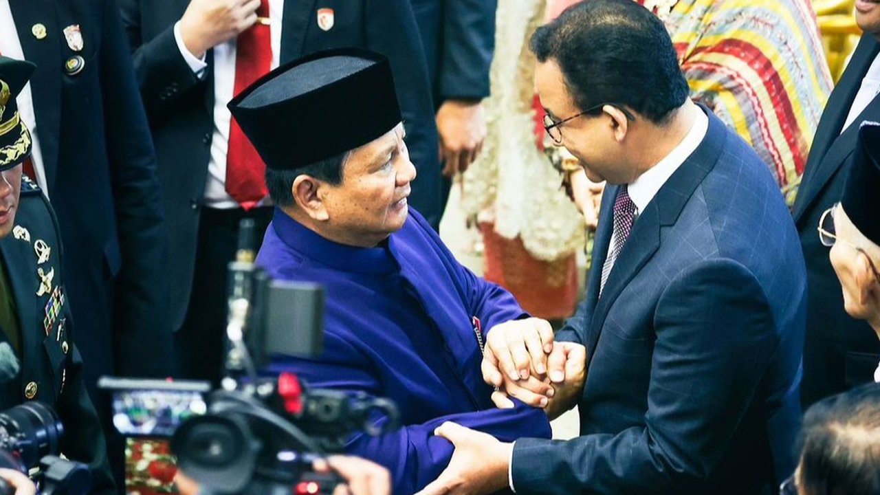 Anies Baswedan Hormat Usai Disapa Prabowo