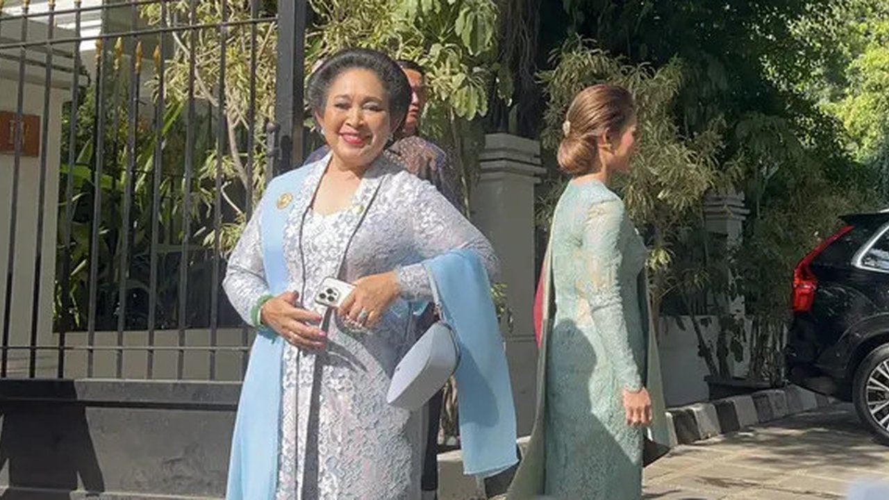 Tersenyum Manis dan Tepuk Tangan Titiek Soeharto saat Prabowo Subiato Beri Hormat Setelah Dilantik