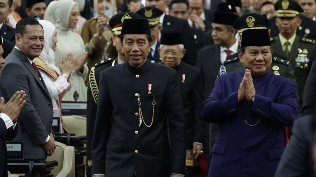 Baju Beskap Warna Biru Prabowo Subianto