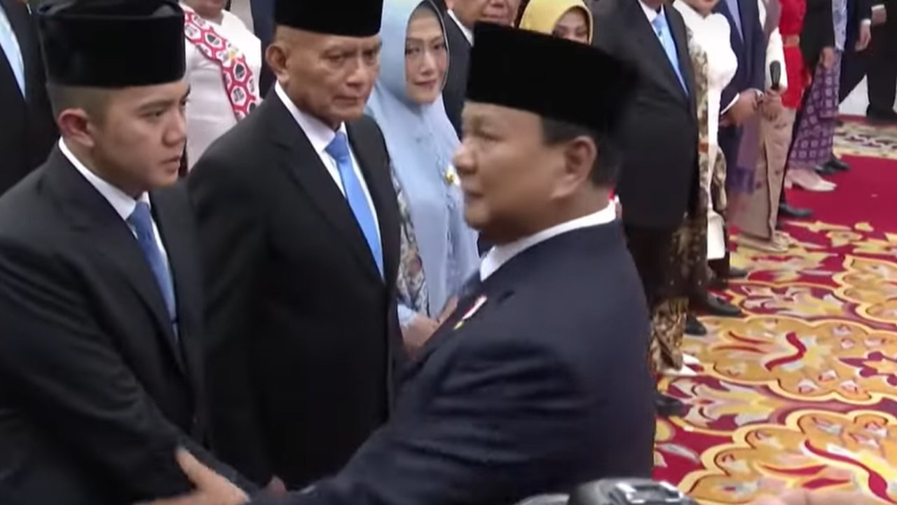 Momen Spesial Mayor Teddy Dilantik Jadi Seskab