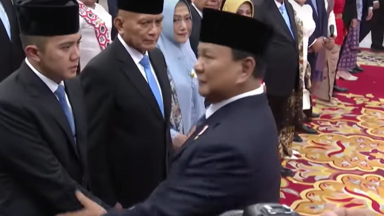 Momen Spesial Mayor Teddy Dilantik Jadi Seskab