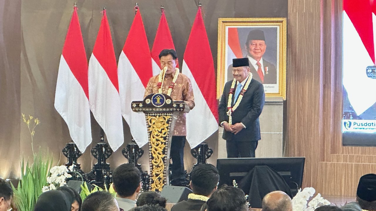 Yusril Ihza Mahendra dan Otto Hasibuan