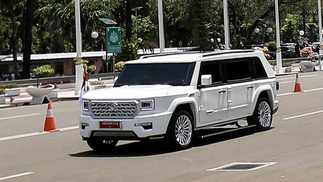 MV3 Garuda Limousine dikembangkan khusus untuk kendaraan presiden dan wakil presiden RI. (Liputan6.com/Herman Zakharia)