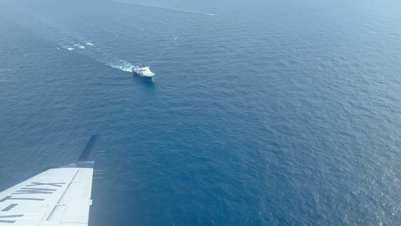 kapal coast guard china di natuna