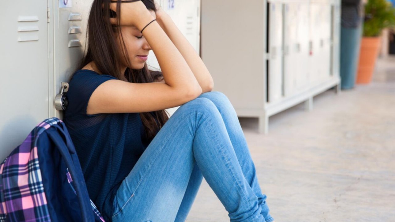 Jaringan Sosial atau Jaringan Stres? Dampak Media Sosial pada Kesehatan Mental Remaja