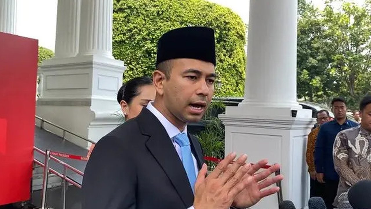 Raffi Ahmad usai dilantik Presiden Prabowo Subianto menjadi Utusan Khusus Presiden bidang Pembinaan Generasi Muda dan Pekerja Seni di Istana Negara, Jakarta, Selasa (22/10/2024). (Mer