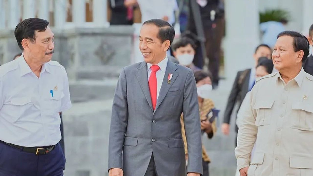 Tulisan Dahsyat Luhut 'Estafet Keberanian' dari Jokowi ke Sang Kawan Prabowo Darah Kopassus