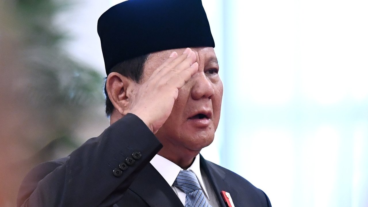 Presiden Prabowo Subianto melantik menteri dan pejabat setingkat menteri pada Kabinet Merah Putih di Istana Kepresidenan, Jakarta, pada Senin (21/10/2024).