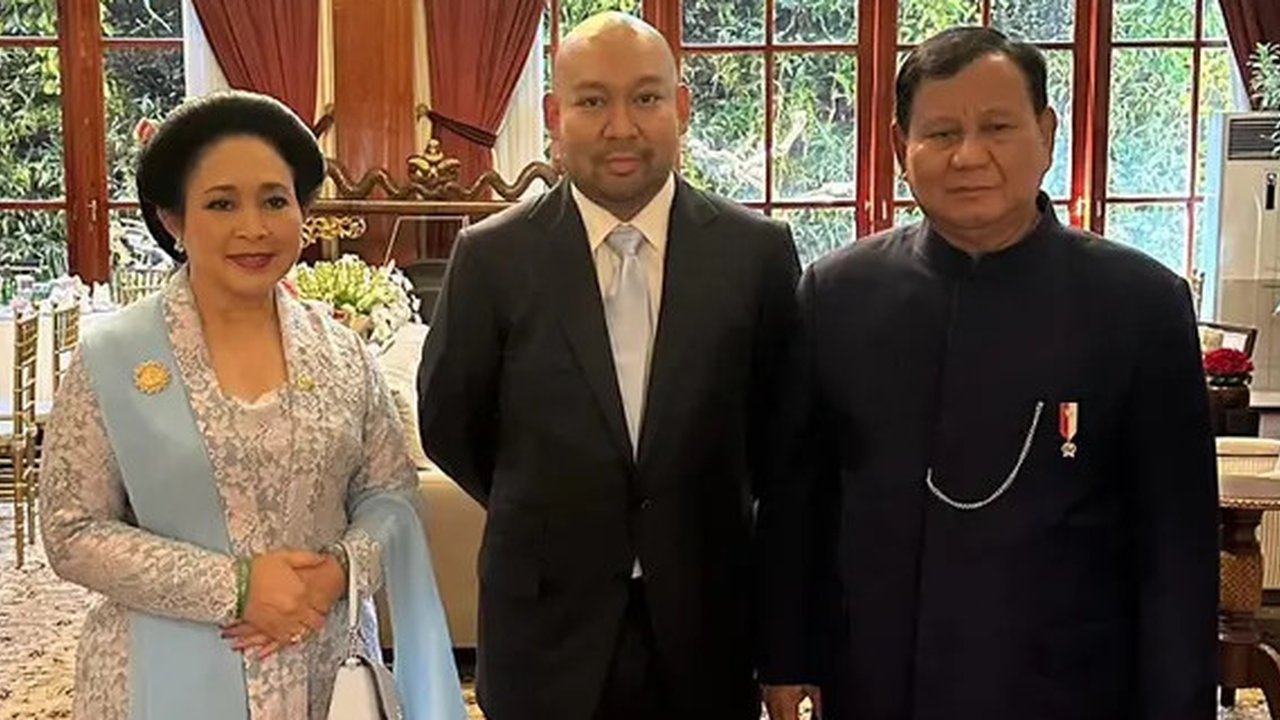 Penampilan Titiek Soeharto di Pelantikan Prabowo. (Sumber: Instagram/titieksoeharto dan X/@ViantyTJP)