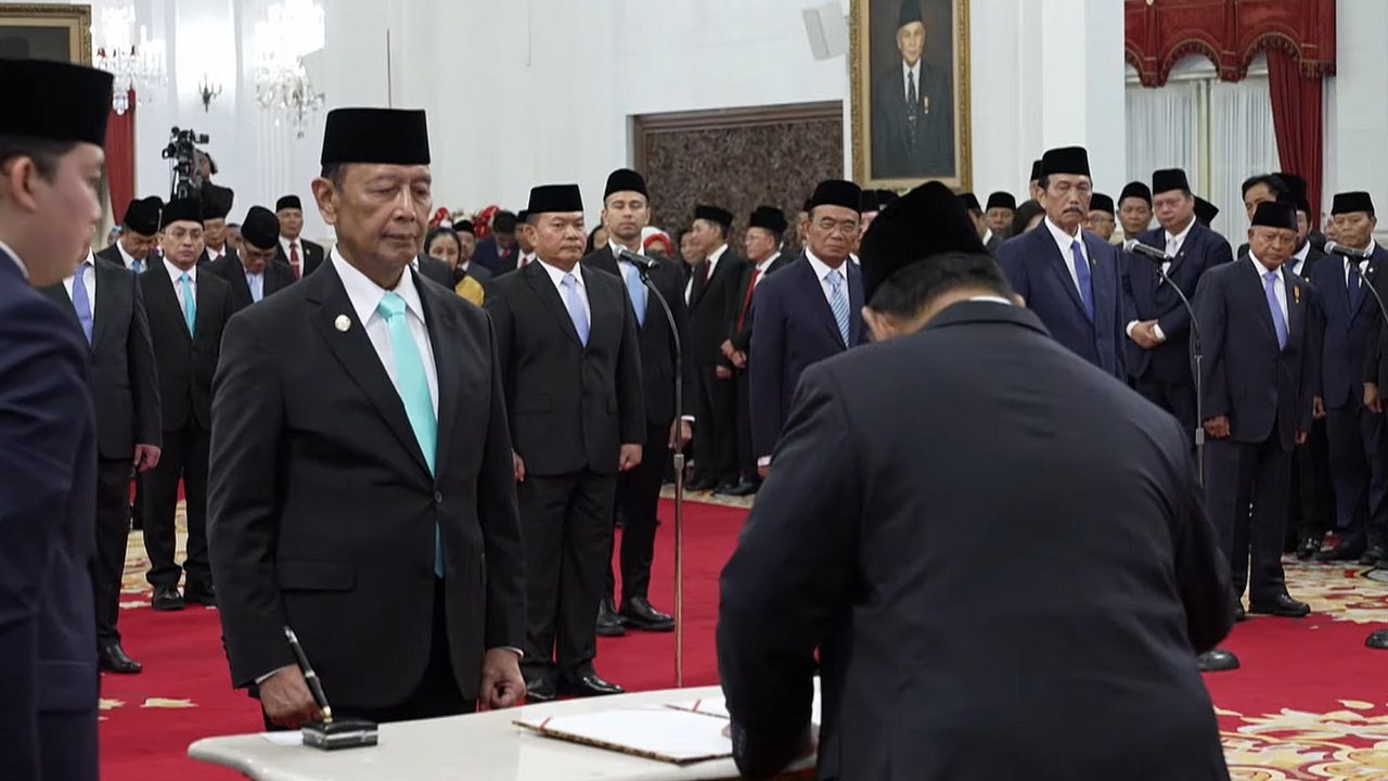 Dua Momentum Wiranto: Dulu Copot Pangkat Prabowo, Kini Dilantik Jadi Penasihat Khusus Presiden.