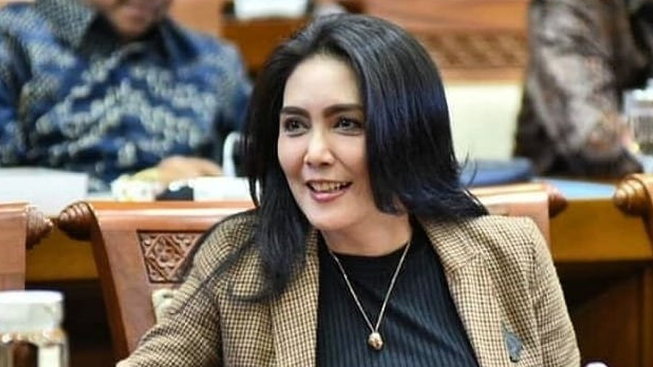 Rieke Diah Pitaloka Jalin Komunikasi dengan Mantan Suami Setelah 10 Tahun Bertemu