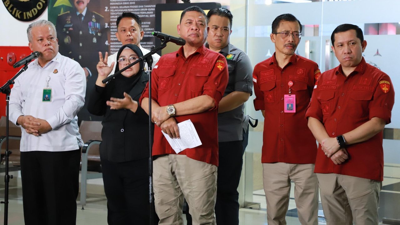 Gregorius Ronald Tannur terlihat bahagia usai divonis bebas PN Surabaya. (Dian Kurniawan/Liputan6.com)