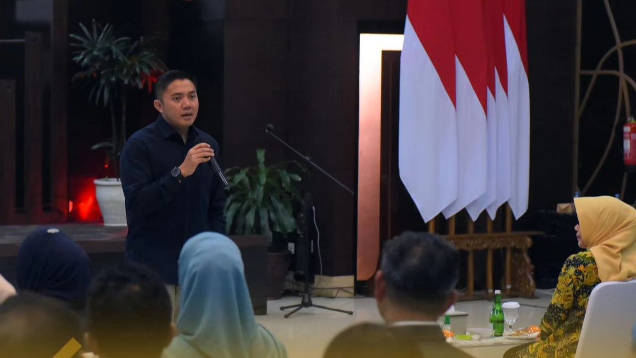 Mayor Teddy Indra Wijaya