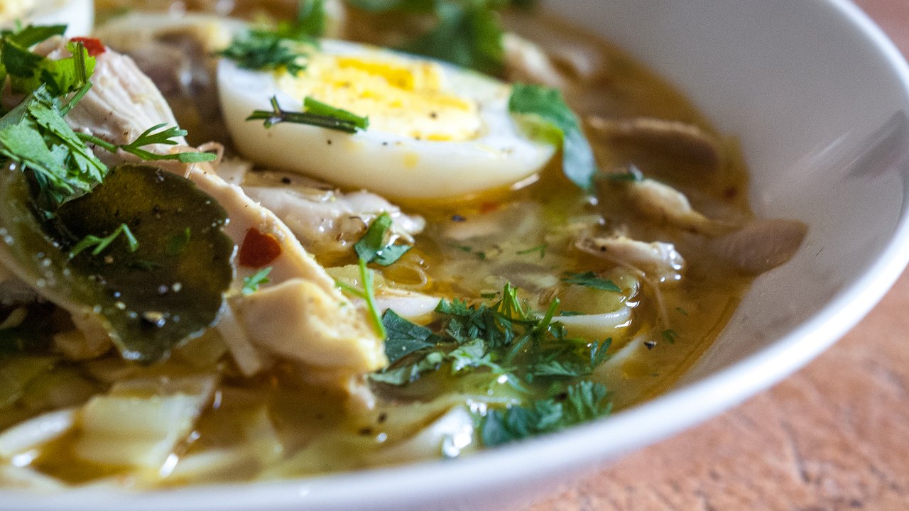 Berapa Kalori dan Nutrisi dari Seporsi Soto Ayam? Kalori yang Perlu Diwaspadai dalam Setiap Suapan