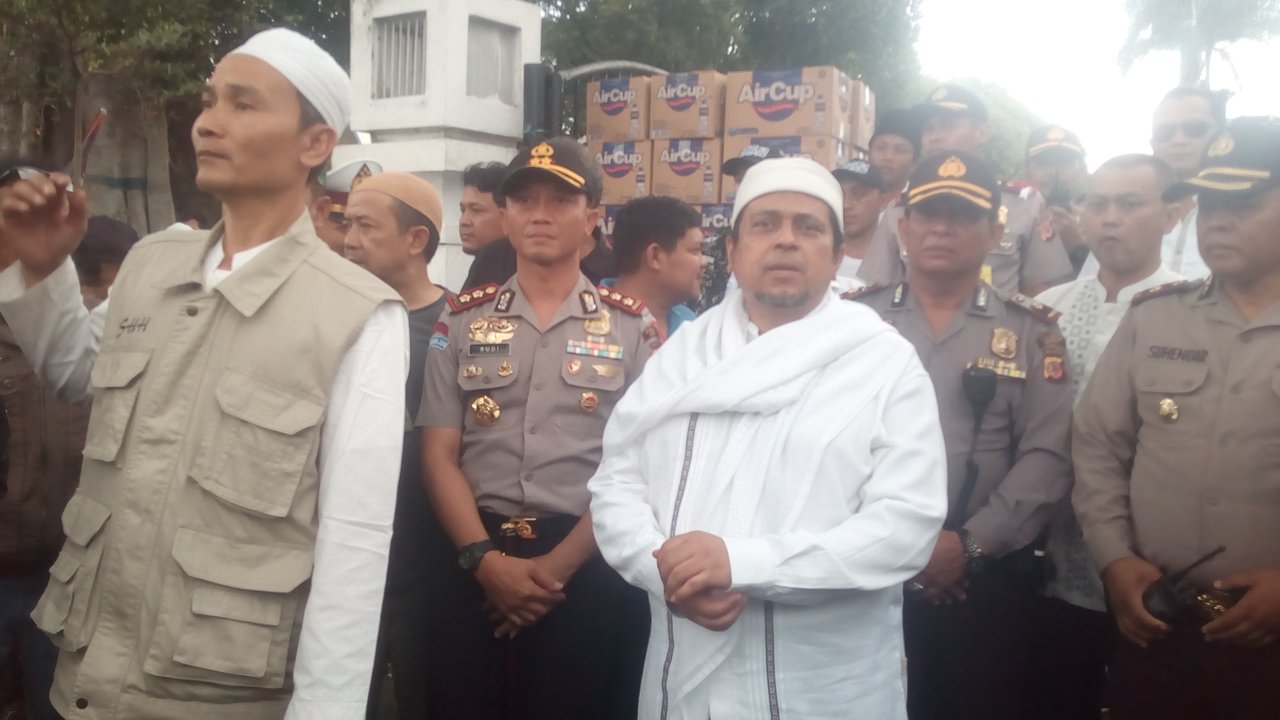 Orator Aliansi Umat Islam Bela Tauhid Ustad Haikal Hassan di tengah-tengah massa di Garut (Liputan6.com/Jayadi Supriadin)