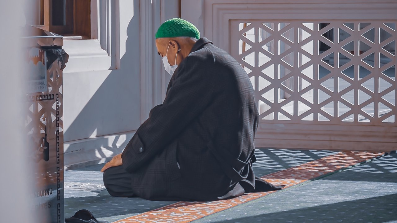 Doa Selamat Dunia Akhirat Lengkap dan Keutamaannya, Baca Setiap Hari