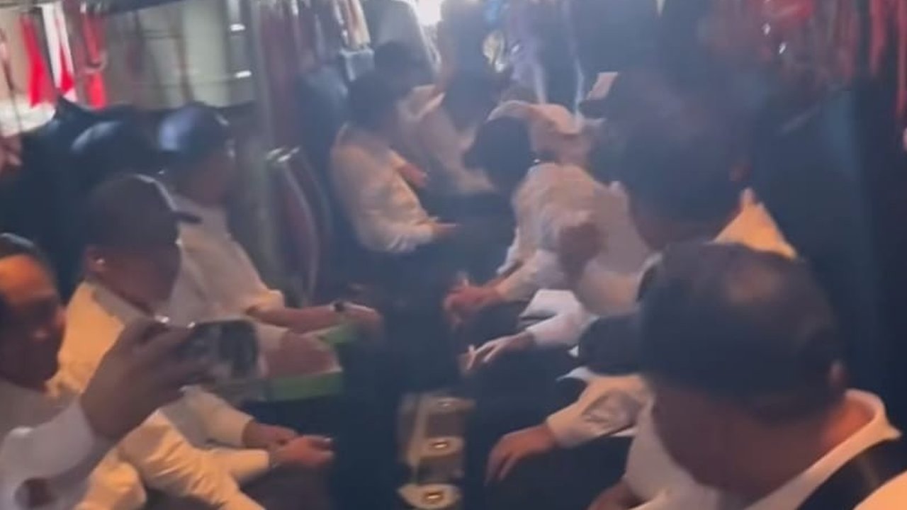 Ekspresi Menteri Prabowo-Gibran Naik Hercules