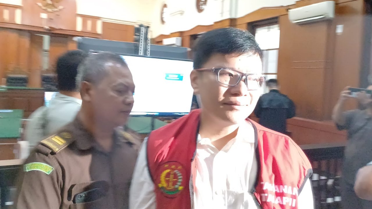 Pengadilan Negeri (PN) Surabaya menjatuhkan vonis bebas terhadap Gregorius Ronald Tannur, terdakwa kasus penganiayaan hingga tewas Dini Sera Afrianti. (Dian Kurniawan/Liputan6.com)