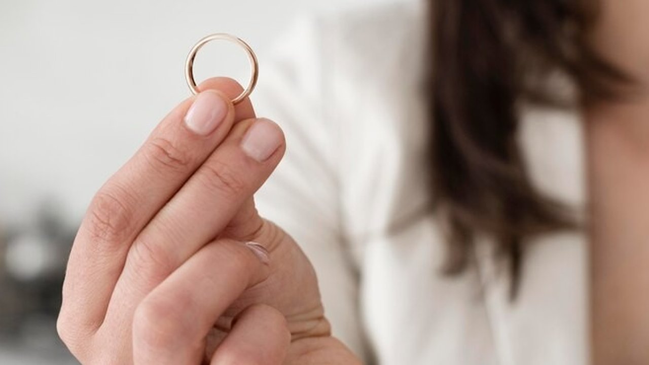 Ilustrasi Pasangan Ragu untuk Menikah