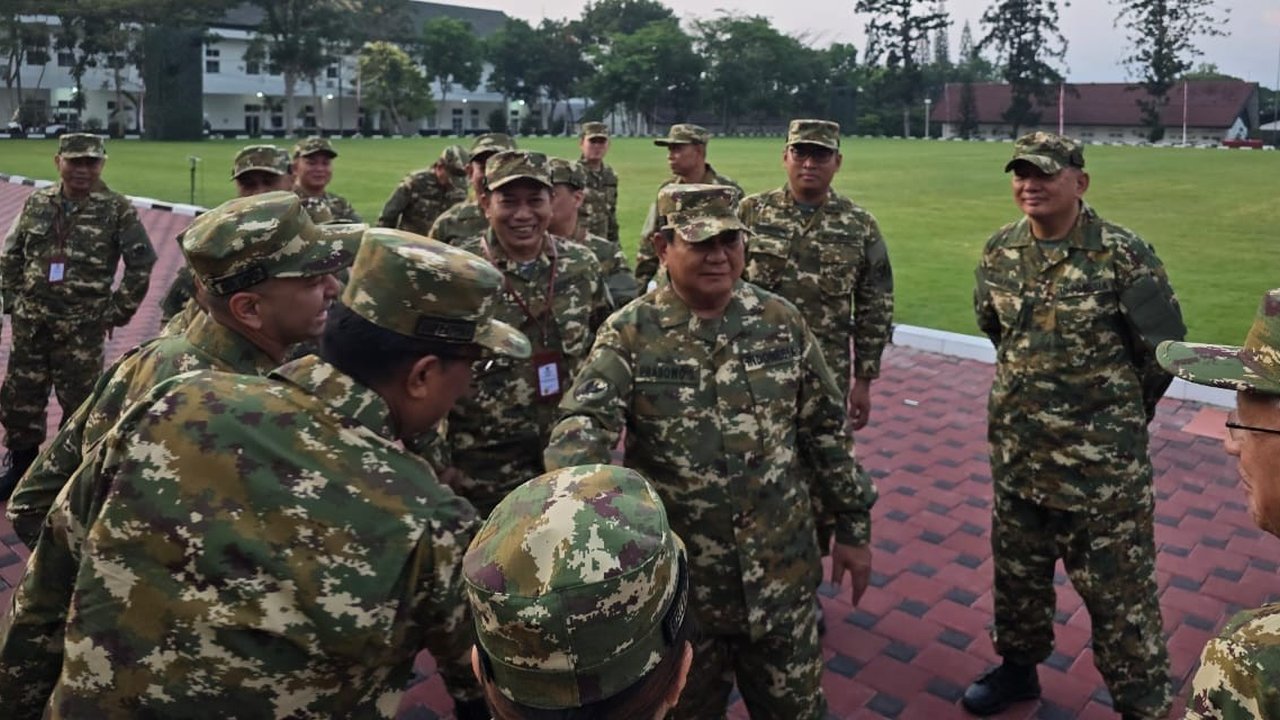 Menteri Kabinet Merah Putih Berseragam Loreng