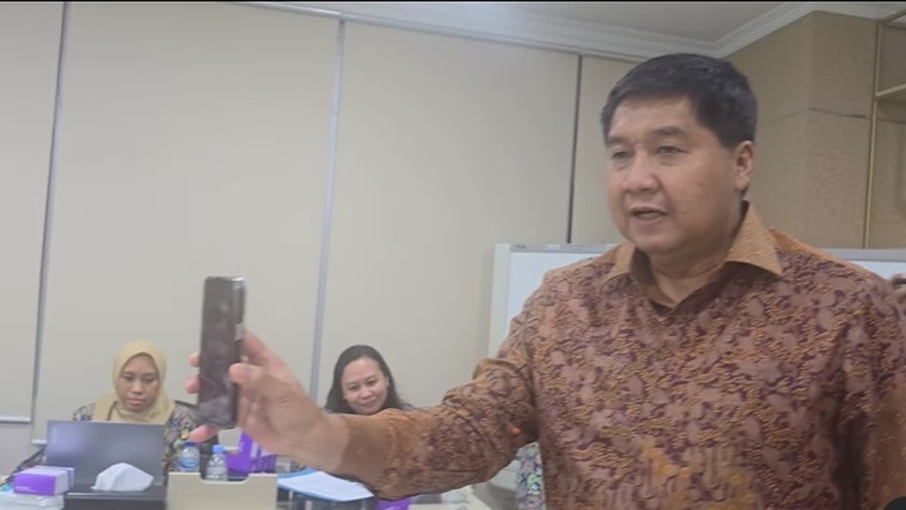 Instagram Maruarar Sirait