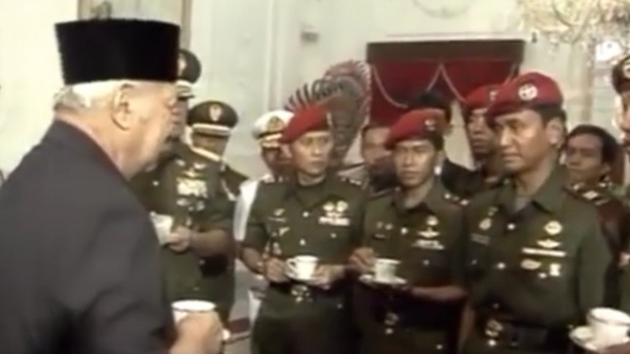 Momen Letnan Kopassus Anak Buah Prabowo Ditanyai Presiden Soeharto Usai Mendaki Mount Everest