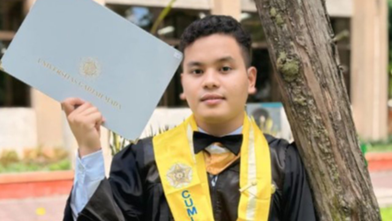 Mahasiswa S2 lulus satu tahun di UGM