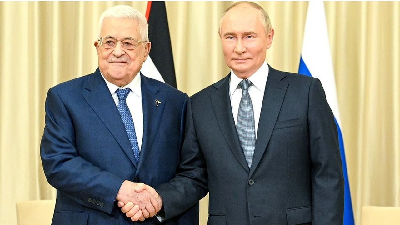 Vladimir Putin Peluk Hangat Presiden Palestina, Rasakan Sakit Mendalam Banyak Anak & Wanita Jadi Korban