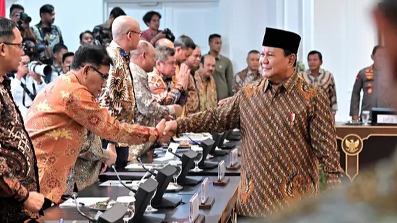 Presiden Prabowo Subianto memimpin sidang kabinet paripurna perdana di Kantor Presiden Jakarta, Rabu (23/10/2024). (Foto: Istimewa)