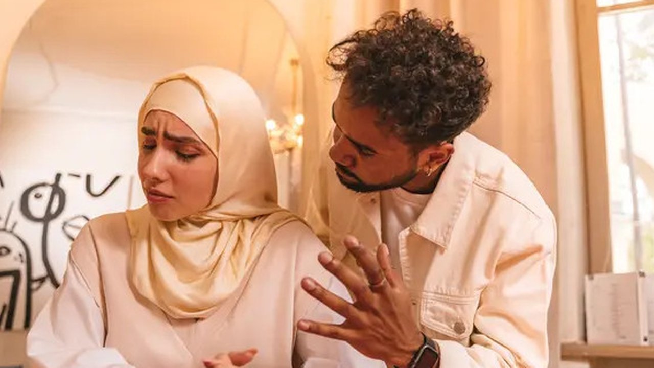 ilustrasi arti mimpi digendong belakang oleh pria/copyright unsplash/Carly Rae Hobbins