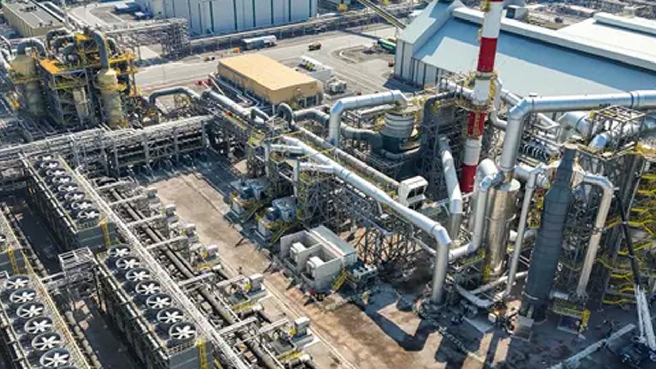 Smelter Freeport Indonesia di Gresik.