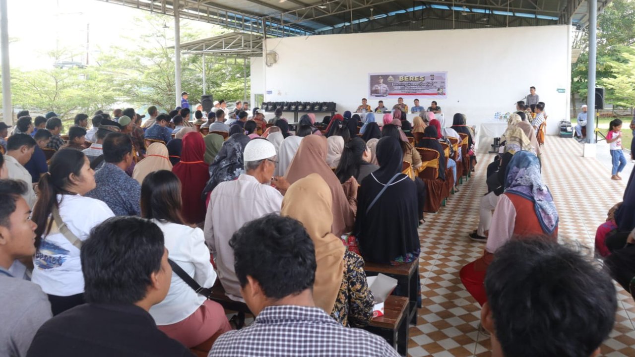 Kapolres Dumai AKBP Dhovan Oktavianton mendapat berbagai curhatan dari warga