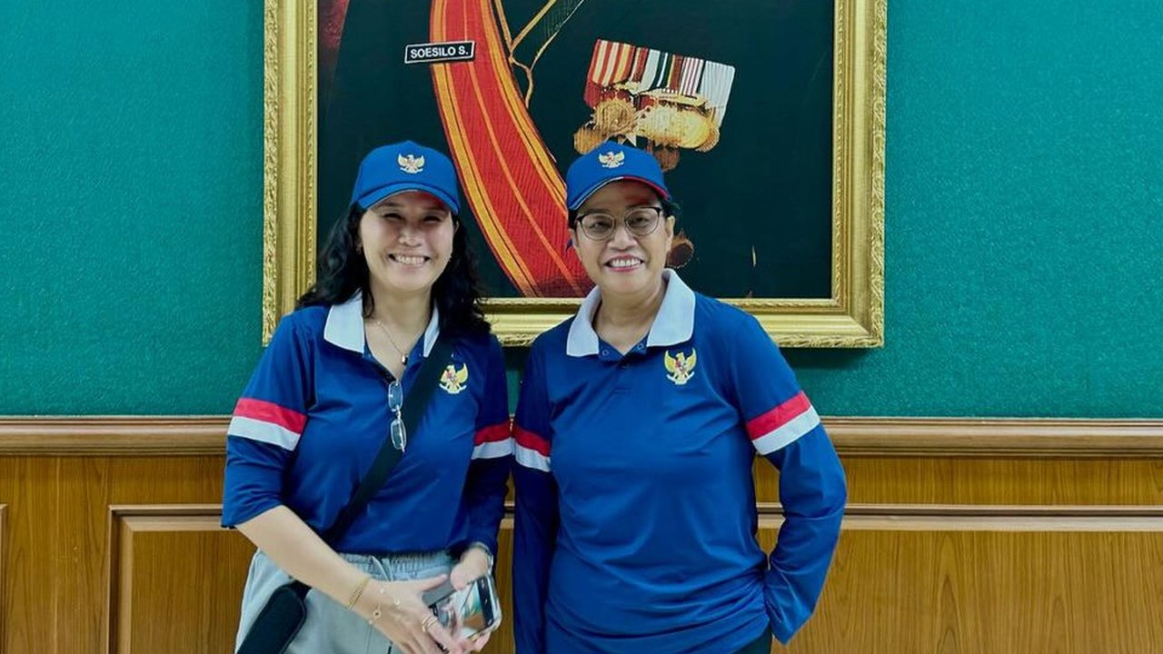 Gaya Kece Veronica Tan Foto Bareng Sri Mulyani di Akmil