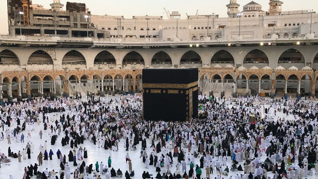 Astronot Rusia ini Takjub Lihat Mekkah dan Madinah Paling Bersinar dari Luar Angkasa