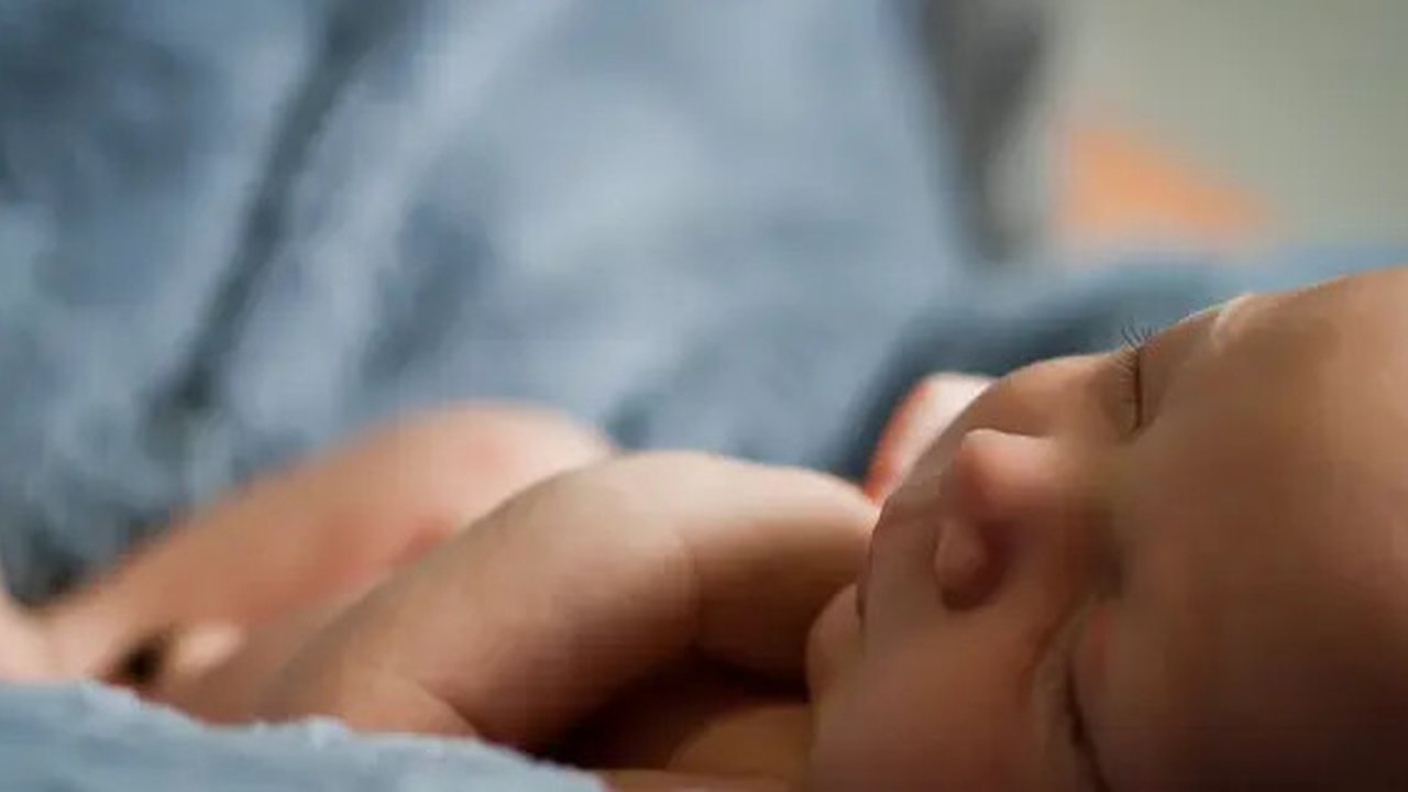 Tips menyusui bayi prematur./Copyright unsplash.com/carlo navarro