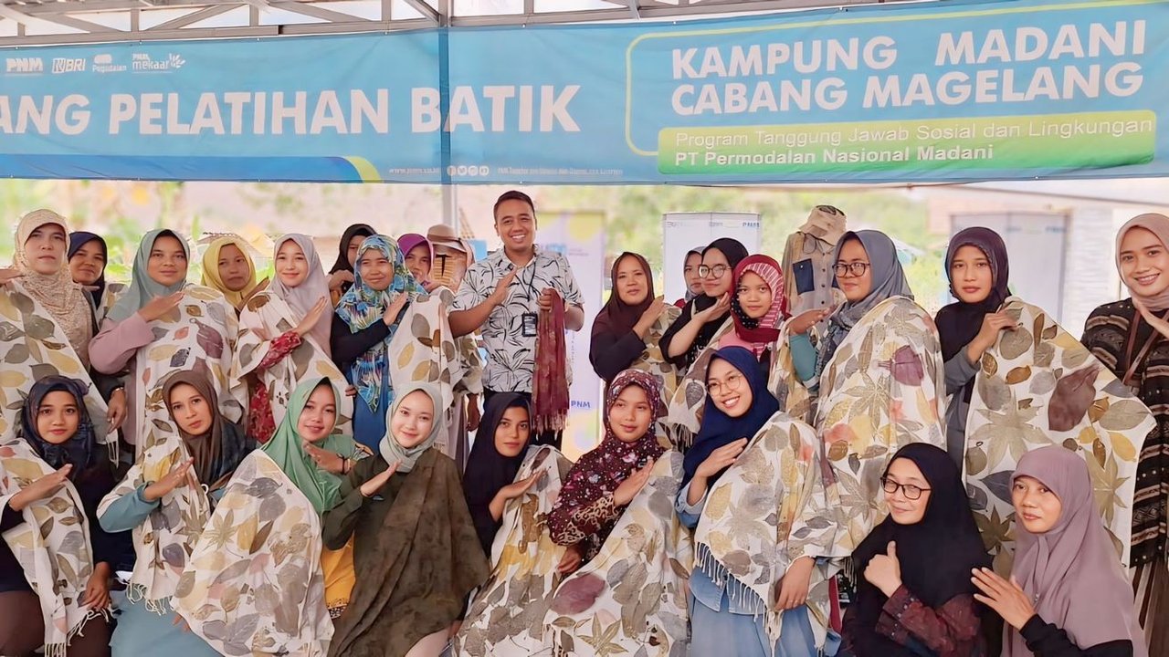 PNM Berdayakan Pengrajin Batik Lewat Teknik Ecoprint di Kampung Madani