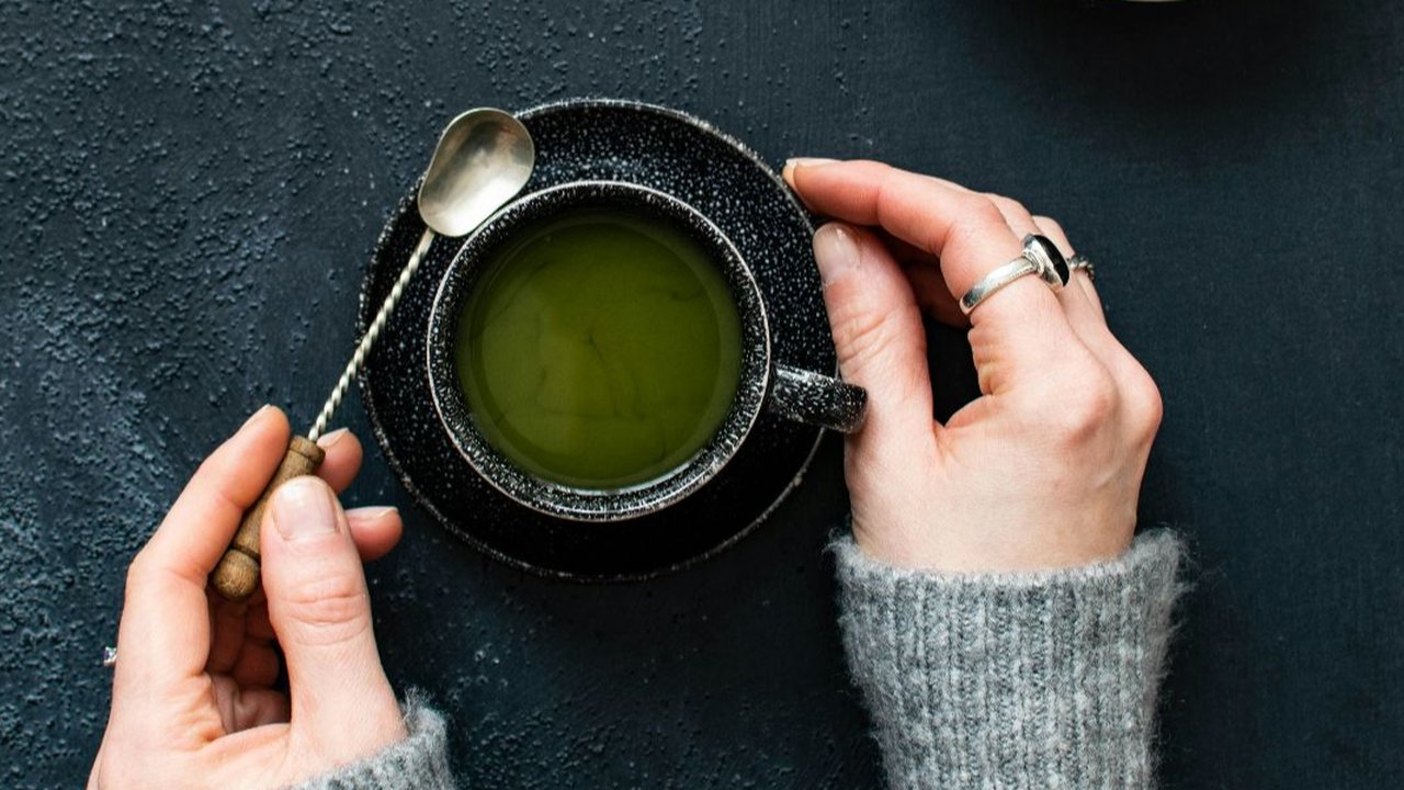 Ilustrasi teh hijau | copyright pixabay.com/mirkostoedter