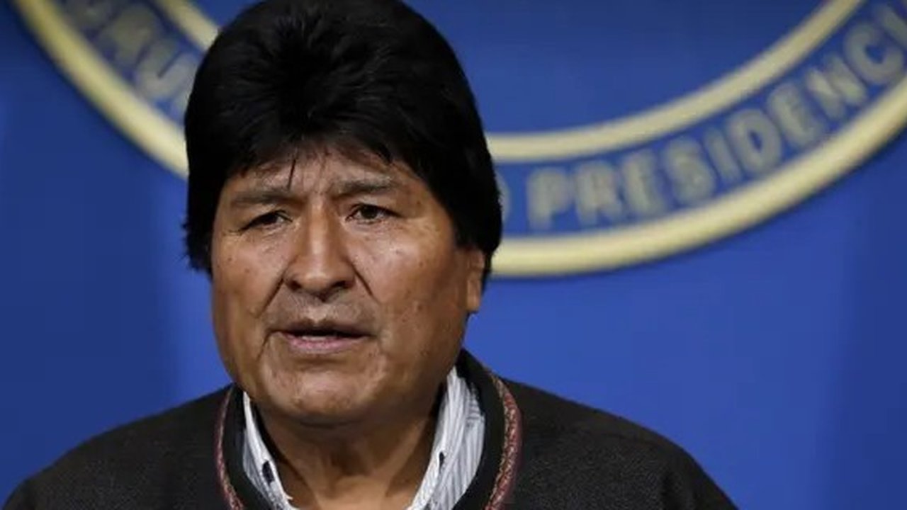 Rekaman Video Usaha Pembunuhan Eks Presiden Bolivia Evo Morales, Mobilnya Ditembaki Hingga Sang Sopir Berdarah-darah