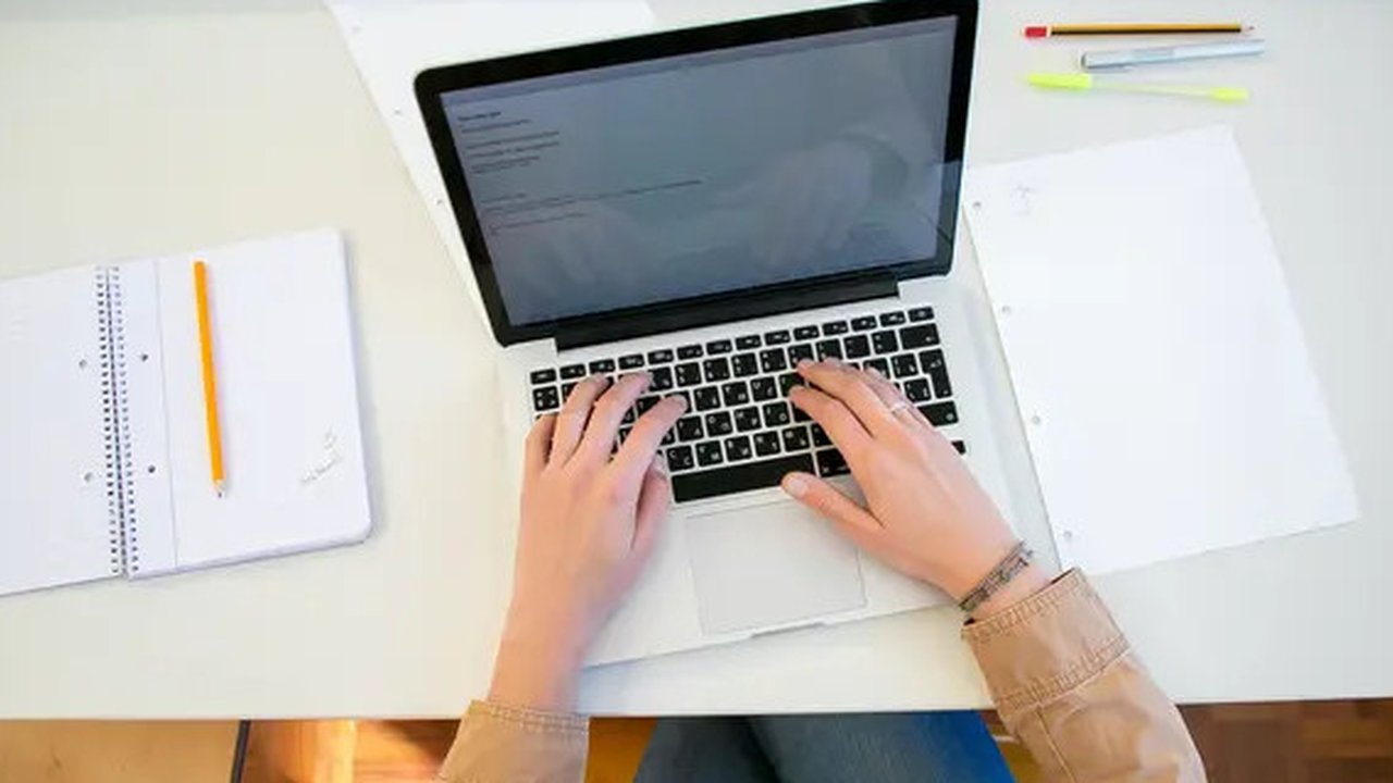 Ilustrasi mahasiswa yang mendaftar KIP Kuliah Merdeka.(Sumber foto: Pexels.com).