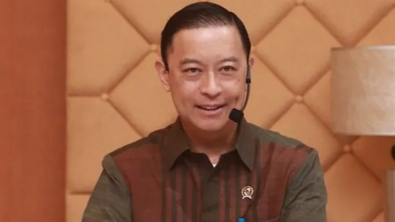 Kejaksaan Agung menetapkan mantan Menteri Perdagangan, Thomas Trikasih Lembong (TTL) atau Tom Lembong, sebagai tersangka kasus dugaan korupsi impor gula saat yang bersangkutan menjabat Mendag pada 2015-2016 lalu.