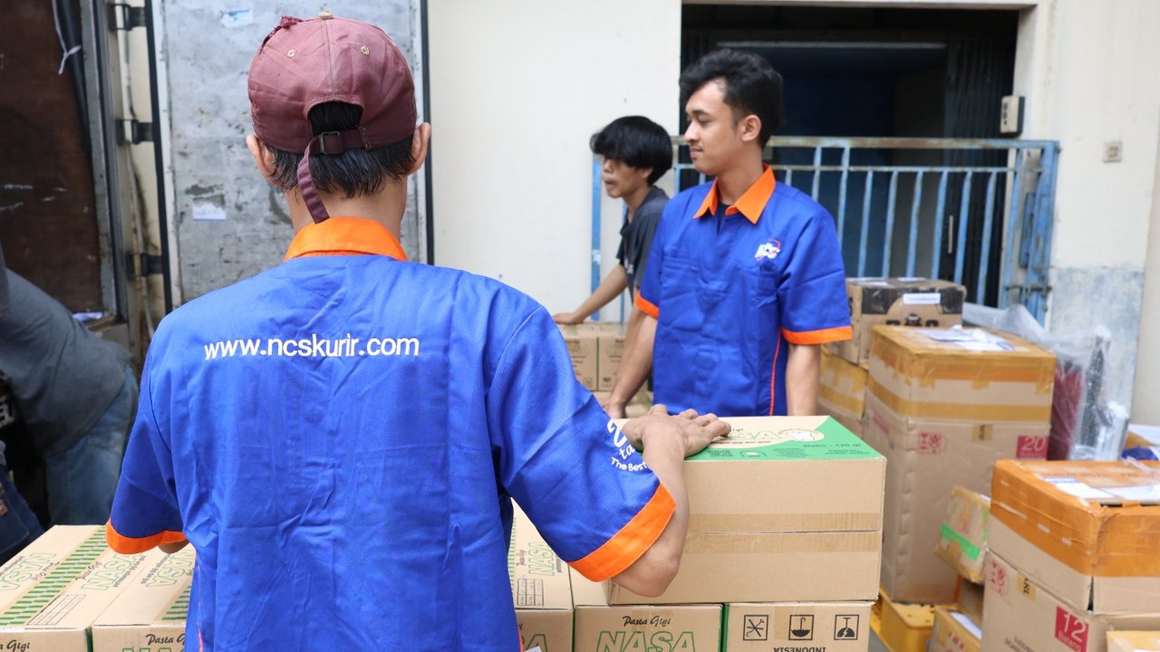 industri logistik