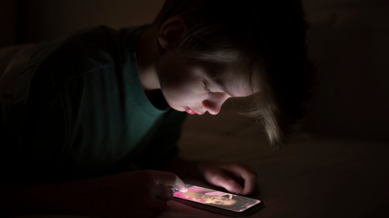 Layar yang Menyisakan Luka, Menggali Keterkaitan Antara Gadget dan Kesehatan Mental Anak