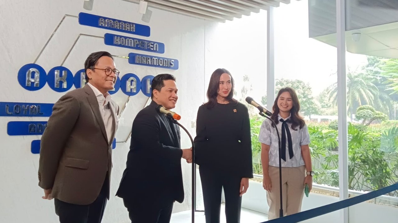 Menteri BUMN Erick Thohir dan Menteri Pariwisata Widiyanti Putri Wardhana