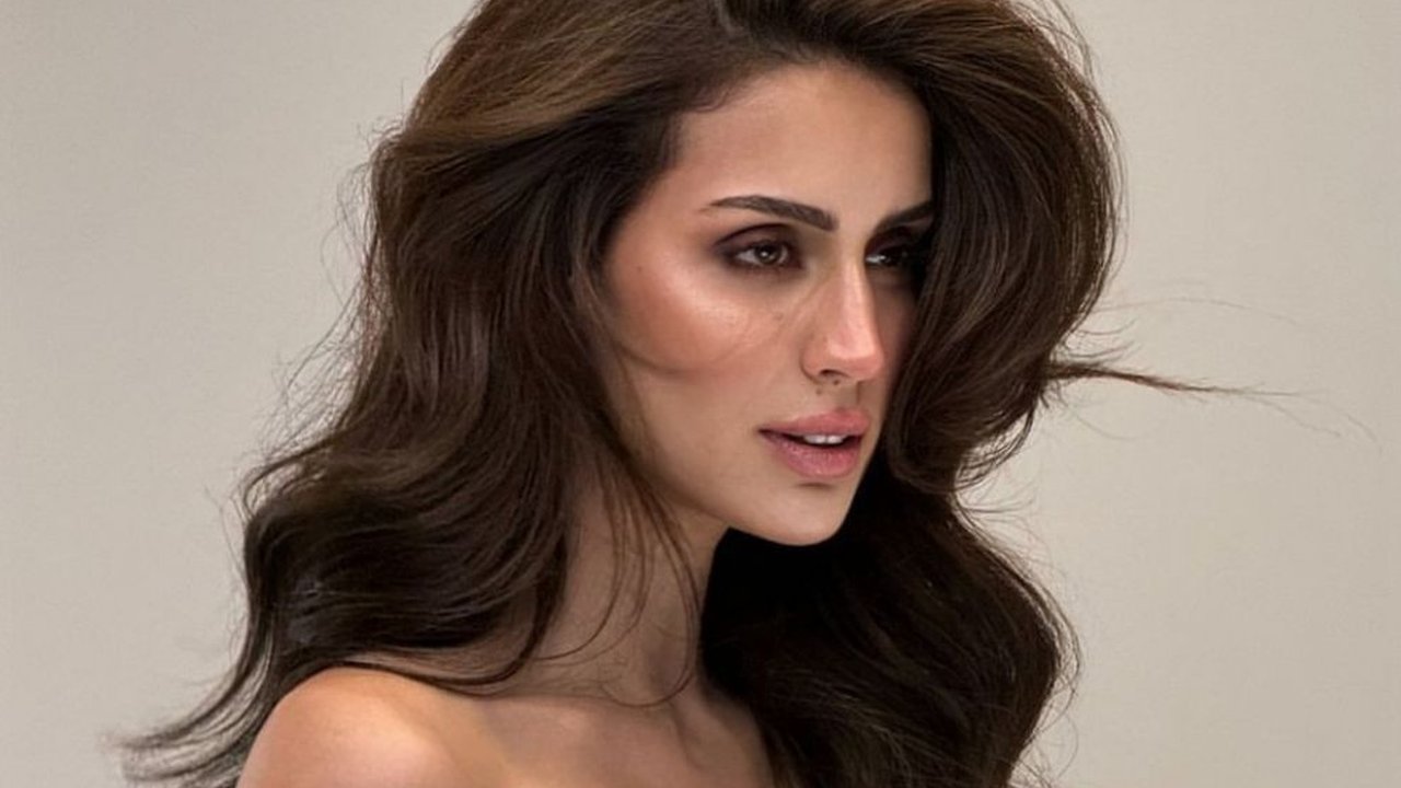 Profil Larissa Bonesi, Model Brasil Yang Dirumorkan Dengan Anak Sulung Shah Rukh Khan