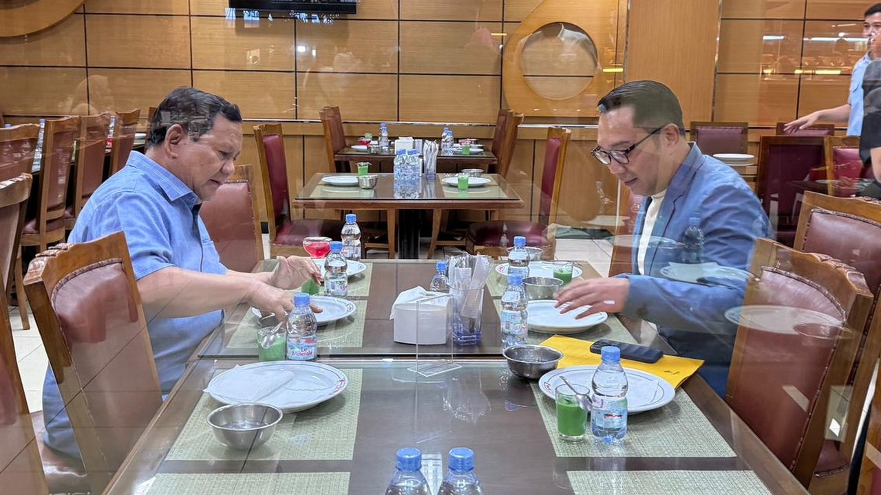 Kompaknya Prabowo dan Ridwan Kamil Makan Malam Bersama di Restoran Padang