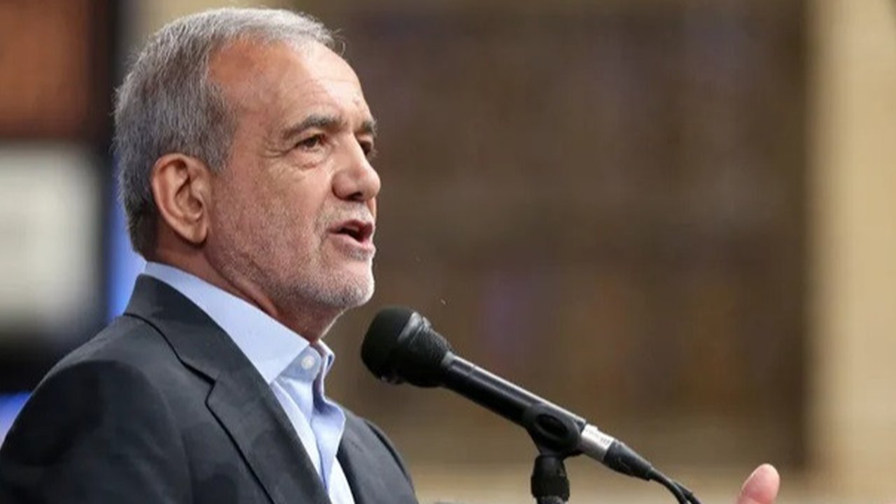 <p>Presiden Iran Masoud Pezeshkian. (Dok. handout by Khamenei.ir/via AFP)</p>