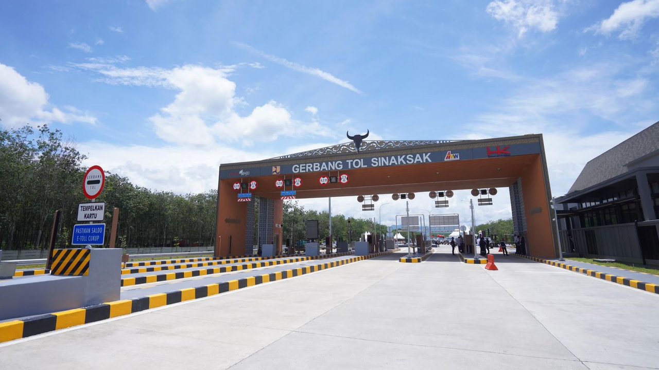 <p>Potret sejumlah pembangunan infrastruktur dalam 10 tahun masa pemerintahan Presiden Joko Widodo (Jokowi) selama periode 2014-2024. (Dok Kementerian PUPR)</p>