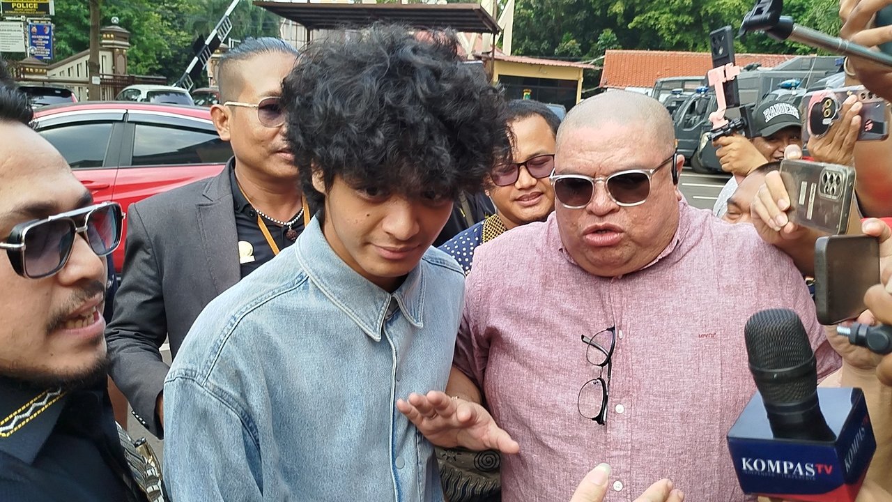 Vadel Badjideh dan Razman Arif Nasution